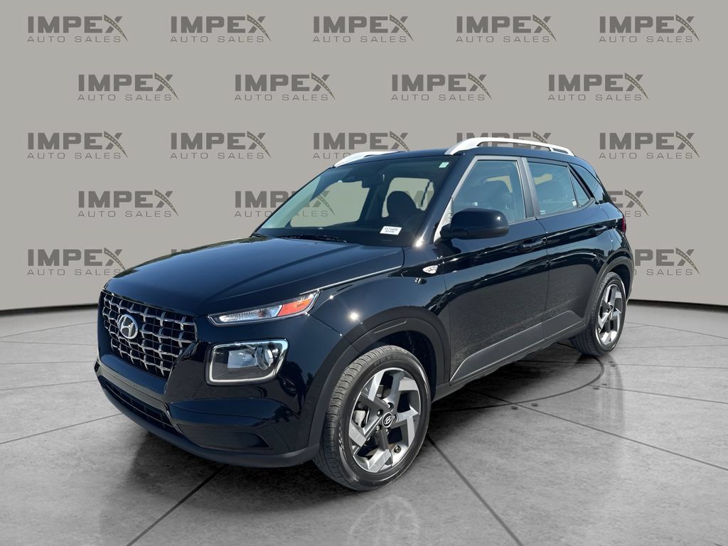 Used 2024 Hyundai Venue SEL FWD image 1
