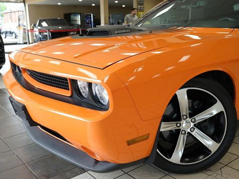 Used 2014 Dodge Challenger R/T RWD image 21