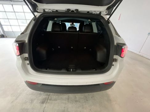 Used 2024 Jeep Compass Latitude AWD/4WD image 22