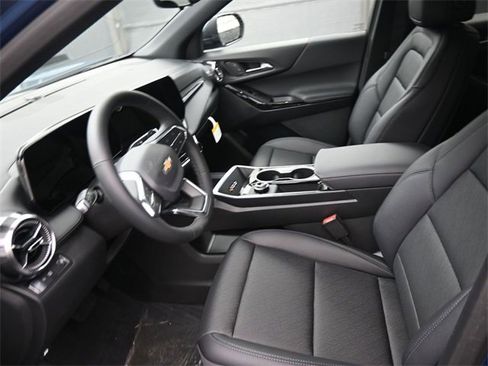 New 2026 Chevrolet Equinox LT w/ Convenience Package II image 8