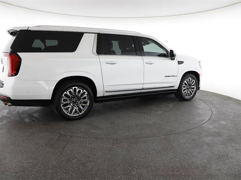 Used 2024 GMC Yukon XL Denali Ultimate image 13