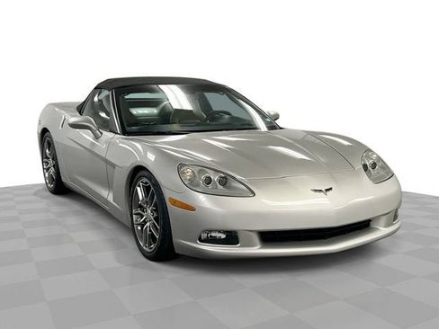Used 2005 Chevrolet Corvette Convertible w/ Preferred Equipment Group RWD image 1