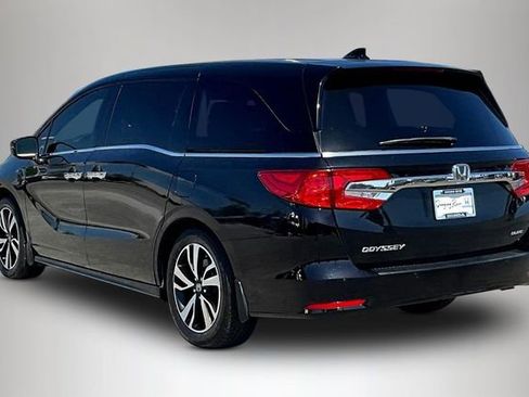 Used 2018 Honda Odyssey Elite image 4