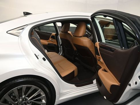 Certified 2021 Lexus ES 350 Ultra Luxury w/ Accessory Package 2 image 13