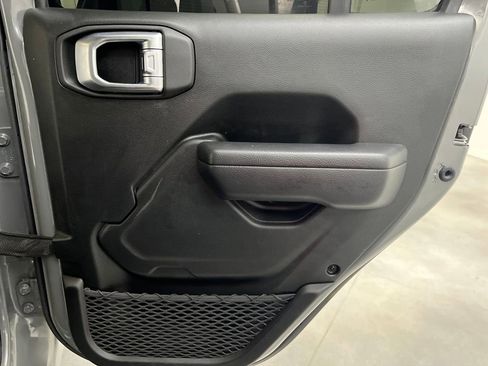 Used 2023 Jeep Wrangler Altitude image 18