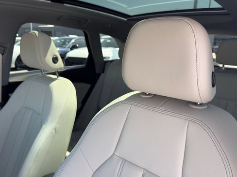 Used 2025 Audi Q5 Premium w/ Convenience Package AWD/4WD image 10
