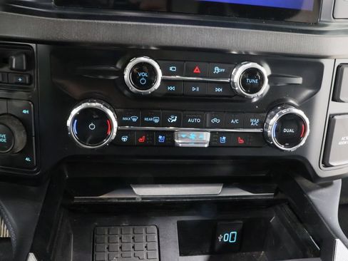 Used 2025 Ford F250 Platinum w/ FX4 Off-Road Package AWD/4WD image 11
