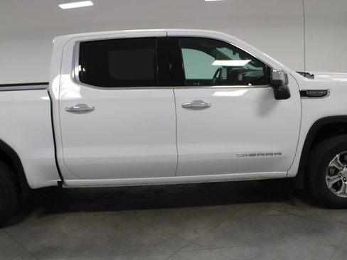 Used 2025 GMC Sierra 1500 SLT image 11