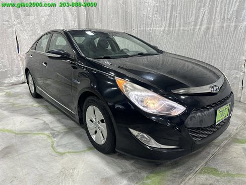 Used 2014 Hyundai Sonata Hybrid image 2