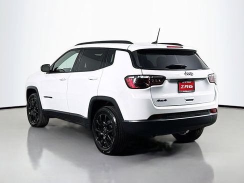 Used 2025 Jeep Compass Latitude w/ Altitude Special Edition image 3