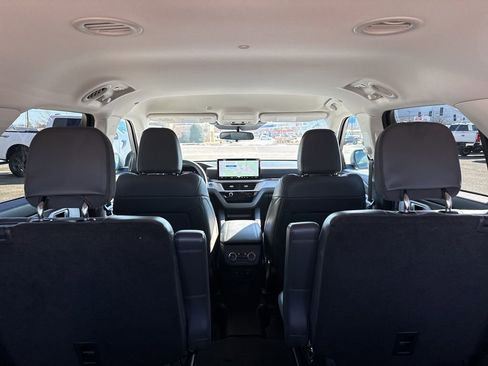 Used 2025 Ford Explorer Active w/ Active Comfort Package image 27