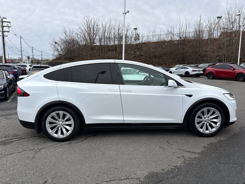 Used 2016 Tesla Model X 60D image 16