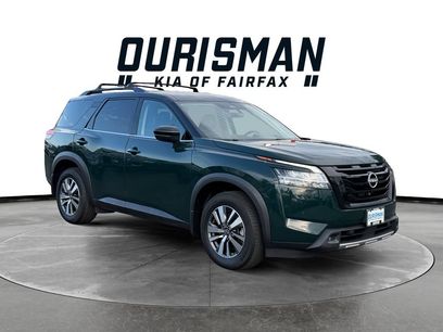 Used 2023 Nissan Pathfinder SL w/ Black Appearance Package