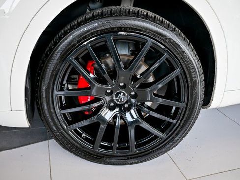 Used 2022 Maserati Levante GT image 46