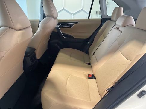 Used 2025 Toyota RAV4 XLE w/ Convenience Package FWD image 16