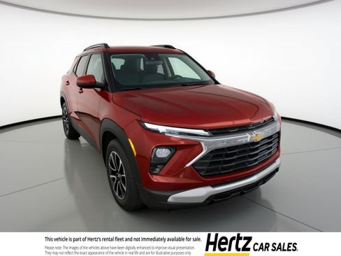 Used 2025 Chevrolet TrailBlazer LT FWD image 1