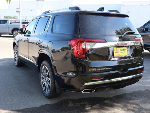 Used 2023 GMC Acadia Denali w/ Denali Technology Package AWD/4WD image 5