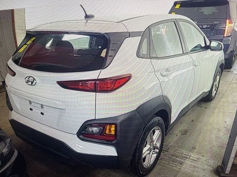 Used 2021 Hyundai Kona SE FWD image 4