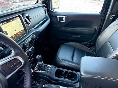 Used 2021 Jeep Wrangler Unlimited Sahara image 25