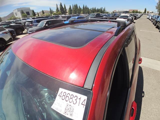 Used 2025 Chevrolet Traverse RS FWD image 4