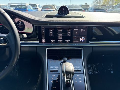 Used 2021 Porsche Panamera image 16