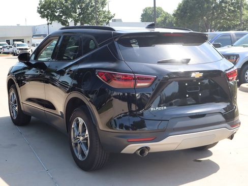 Used 2024 Chevrolet Blazer LT w/ Convenience Package FWD image 5