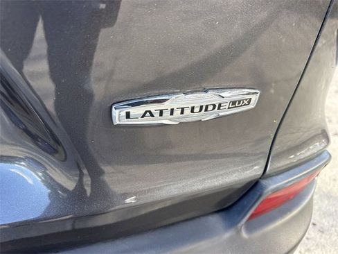 Used 2021 Jeep Cherokee Latitude Lux image 24