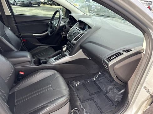 Used 2014 Ford Focus SE w/ Equipment Group 201A image 13