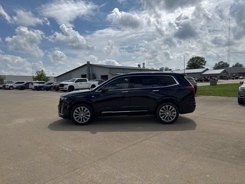 Used 2022 Cadillac XT6 Premium Luxury w/ Technology Package AWD/4WD image 4
