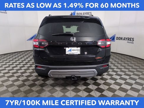 Certified 2024 Honda Pilot TrailSport image 4