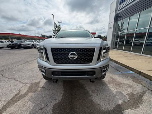 Used 2018 Nissan Titan PRO-4X w/ Pro-4x Convenience Package AWD/4WD image 6