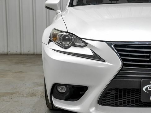 Used 2016 Lexus IS 200t RWD image 37