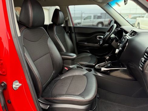 Used 2018 Kia Soul ! FWD image 22
