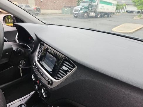 Used 2018 Hyundai Accent SE FWD image 6