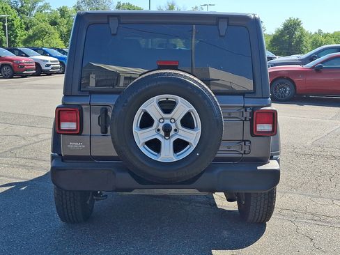 Used 2021 Jeep Wrangler Unlimited Sport AWD/4WD image 5