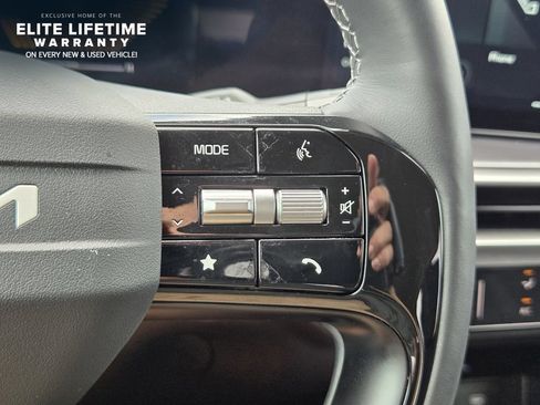 Certified 2026 Kia Sorento LX FWD image 27