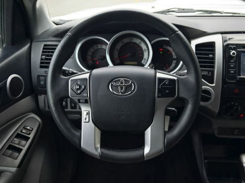 Used 2015 Toyota Tacoma 4x4 Double Cab w/ TRD Sport Package image 19