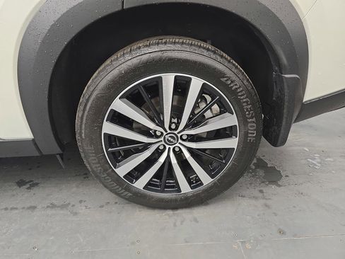 Used 2023 Nissan Pathfinder Platinum FWD image 14