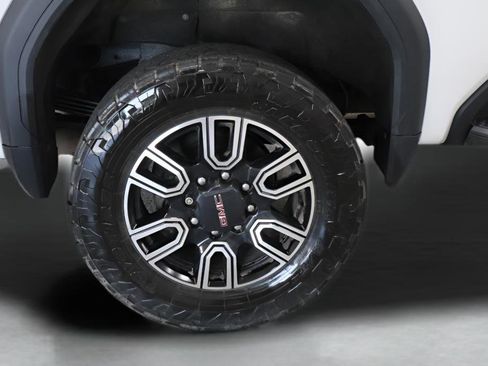 Used 2023 GMC Sierra 2500 AT4 w/ AT4 Premium Plus Package AWD/4WD image 31