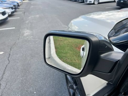 Used 2018 Ford Explorer XLT w/ Equipment Group 202A AWD/4WD image 11