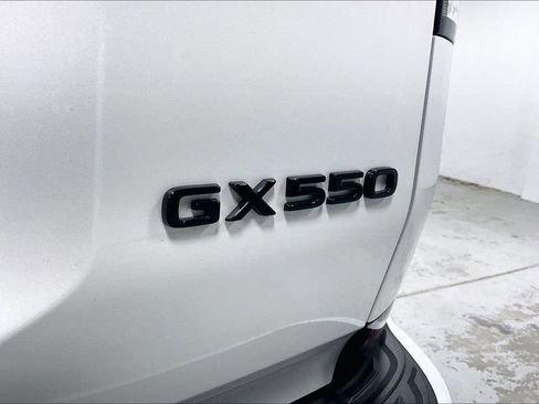 Used 2025 Lexus GX 550 image 39