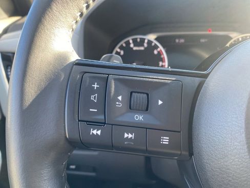 Used 2023 Nissan Rogue SL w/ SL Premium Package image 17