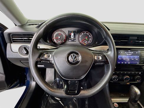 Used 2022 Volkswagen Passat 2.0T SE FWD image 13
