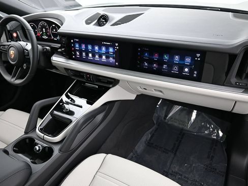 Certified 2026 Porsche Cayenne E-Hybrid Coupe AWD/4WD image 31