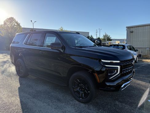 New 2025 Chevrolet Tahoe 4WD image 2