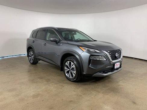 Used 2023 Nissan Rogue SV w/ SV Premium B Package image 5