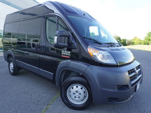 Used 2018 RAM ProMaster 2500 w/ Interior Convenience Group FWD image 1