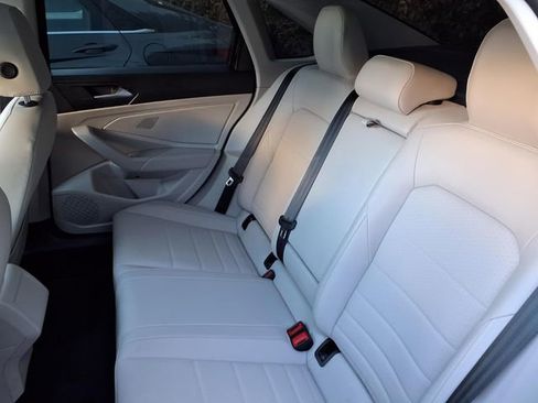 Used 2023 Volkswagen Jetta SE w/ Panoramic Sunroof Package FWD image 16