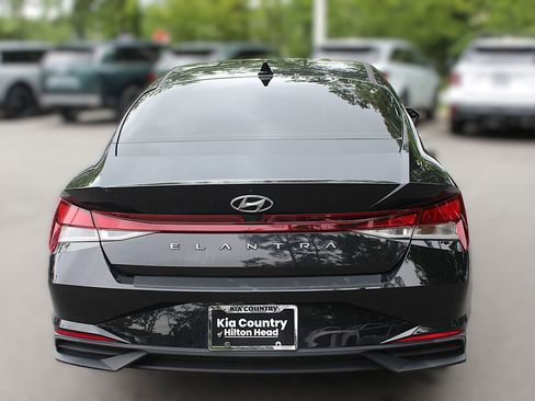 Used 2022 Hyundai Elantra SEL FWD image 8