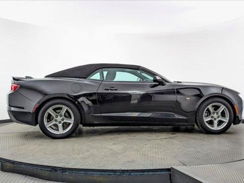 Used 2020 Chevrolet Camaro LT image 34